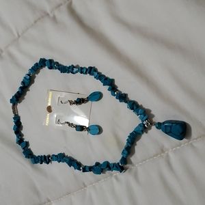 Turquoise type necklace and earrings set